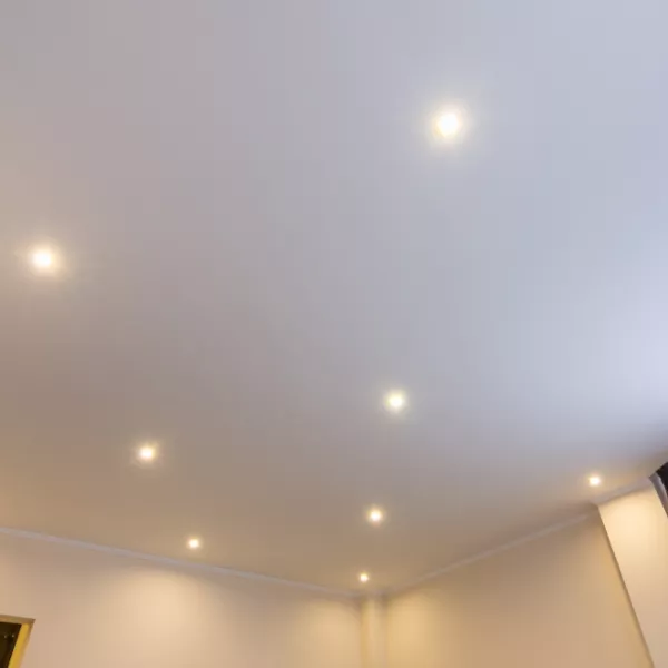 spanplafond met spotjes